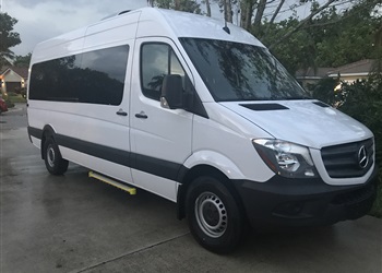 14 ppl Mercedes Benz Van